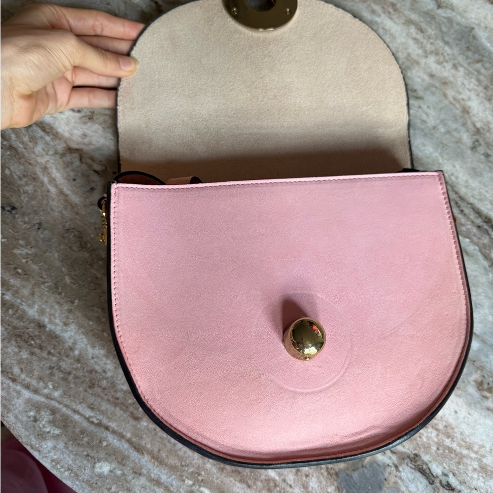 Tara Jarmon Pink Leather Saddle Bag Made in Italy Gold Hardware Parisian Chic - Picture 9 of 11
